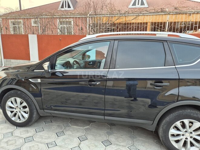 Ford Kuga 2010, 264,000 km - 2.5 l - Mingəçevir