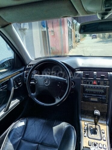 Mercedes E 320 2000, 299,900 km - 3.2 l - Bakı