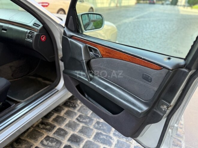 Mercedes E 220 d 1999, 450,000 km - 2.2 л - Bakı