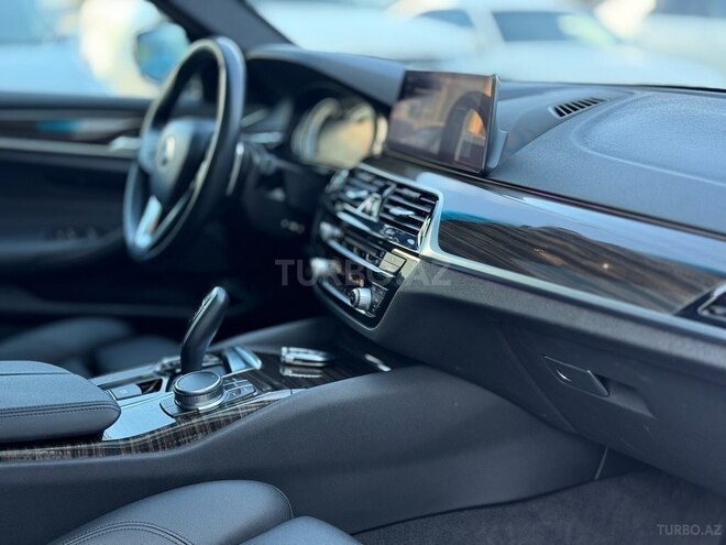 BMW 530-17