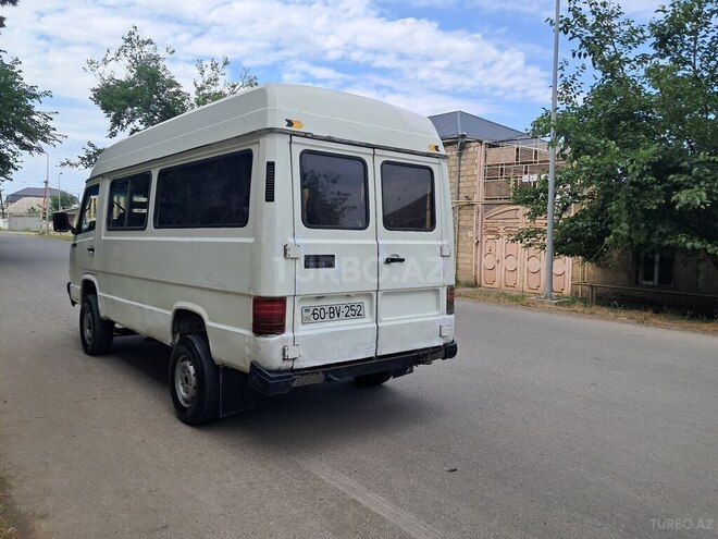 Mercedes 100 1992, 432,000 km - 2.5 л - Qazax