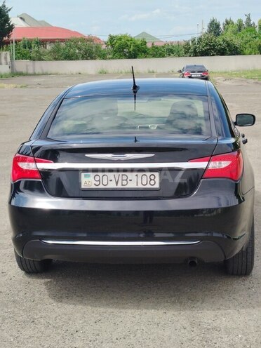 Chrysler 200-2