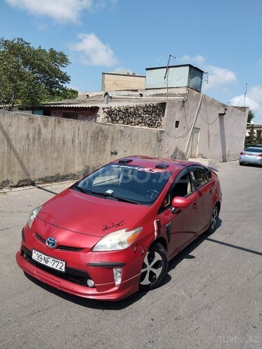 Toyota Prius-5