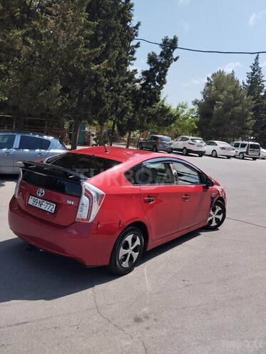 Toyota Prius-7