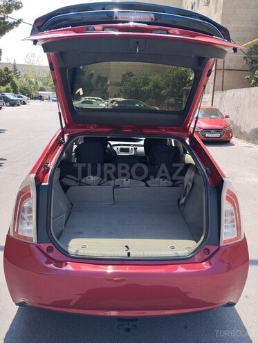 Toyota Prius-13