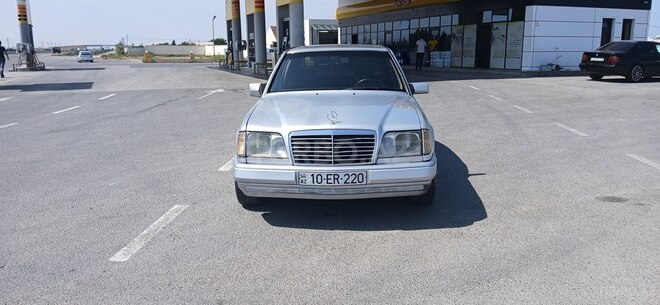 Mercedes E 220 1994, 295,632 km - 2.2 л - Sumqayıt