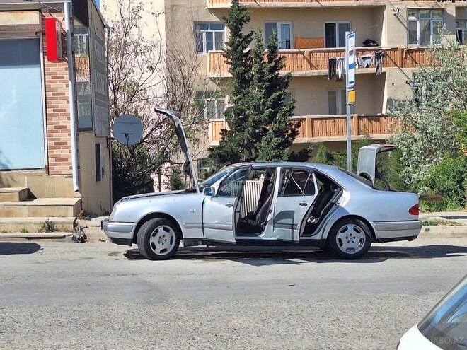 Mercedes E 230 1997, 317,128 km - 2.3 l - Bakı