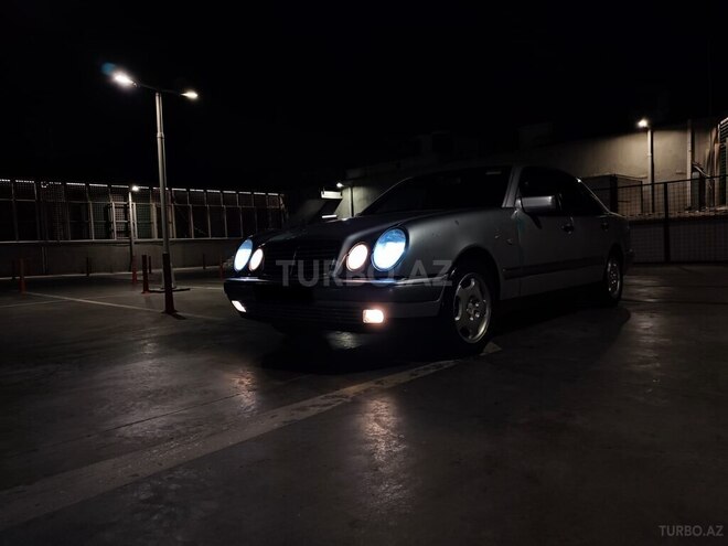 Mercedes E 230 1997, 317,128 km - 2.3 l - Bakı