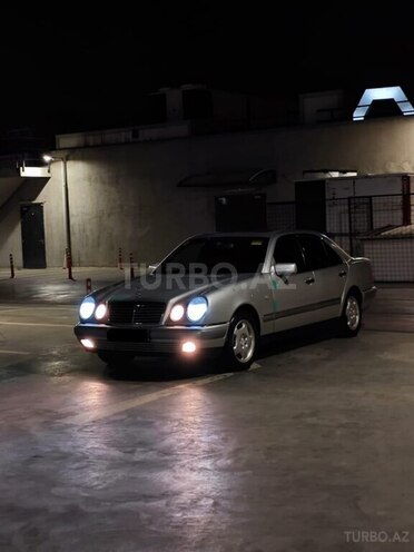 Mercedes E 230 1997, 317,128 km - 2.3 l - Bakı