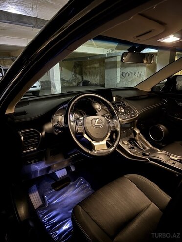 Lexus NX 200t-8