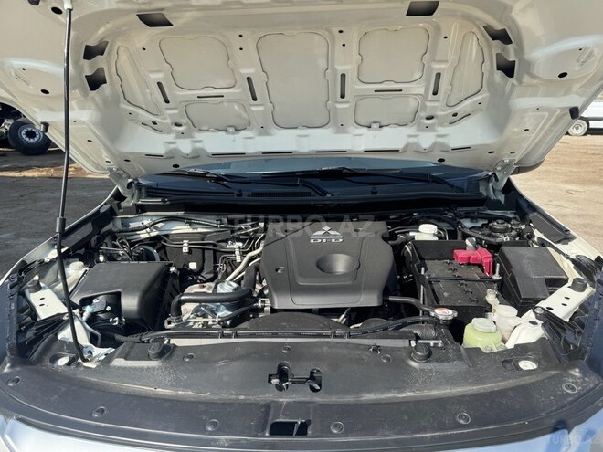 Mitsubishi L200 2020, 104,000 km - 2.4 l - Bakı