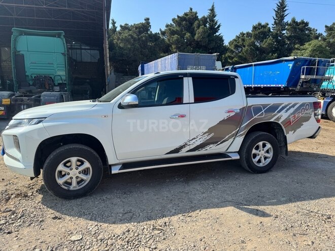 Mitsubishi L200 2020, 104,000 km - 2.4 l - Bakı