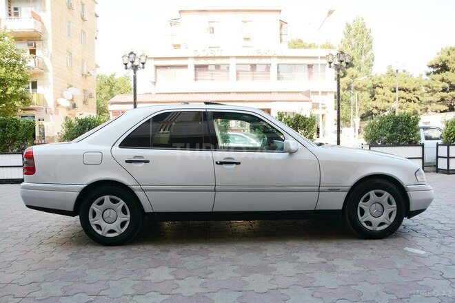 Mercedes C 200 1995, 397,000 km - 2.0 l - Bakı