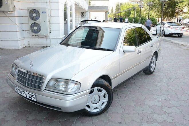 Mercedes C 200 1995, 397,000 km - 2.0 l - Bakı