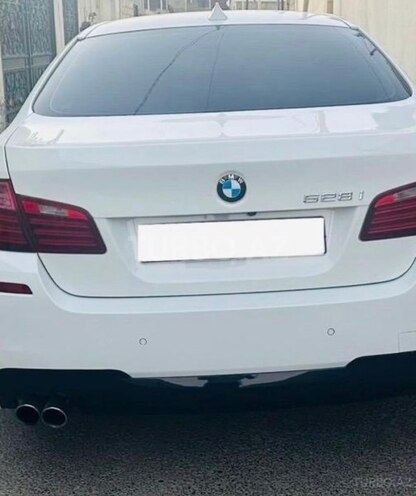 BMW 528 2012, 240,000 km - 2.0 l - Xaçmaz