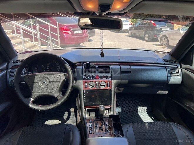 Mercedes E 220 d 1999, 468,461 km - 2.2 l - Bakı