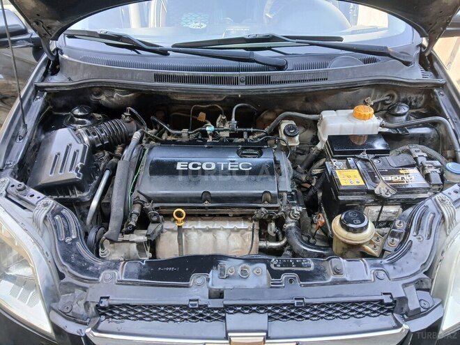 Chevrolet Aveo-8