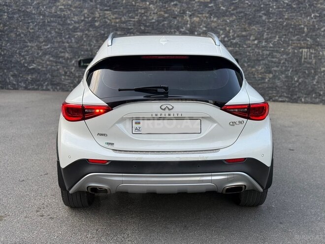 Infiniti Q30 2016, 95,000 km - 2.0 l - Bakı