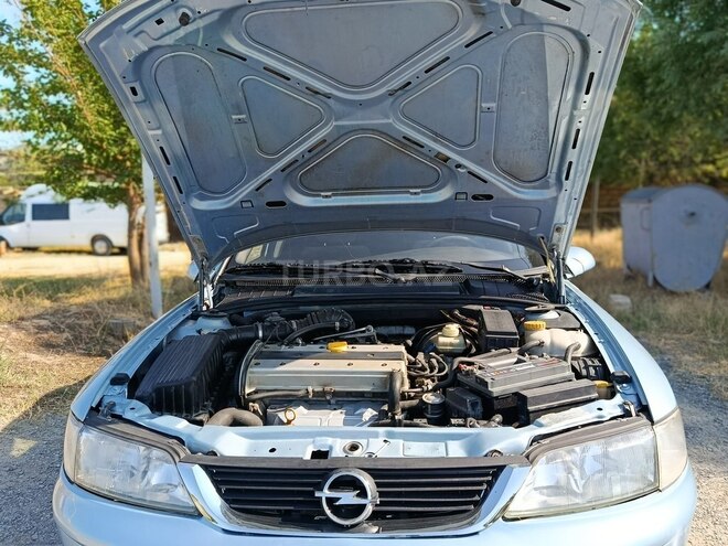 Opel Vectra 1998, 150,000 km - 2.0 l - Sumqayıt