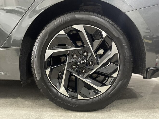 Kia K5-27