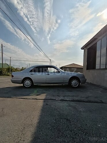 Mercedes E 230 1997, 664,000 km - 2.3 l - Zaqatala