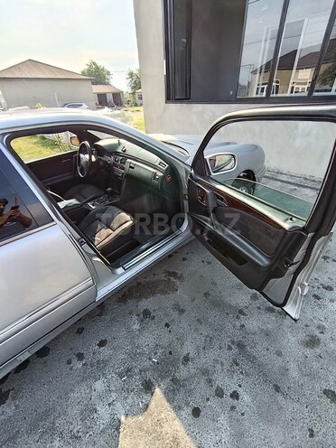 Mercedes E 230 1997, 664,000 km - 2.3 l - Zaqatala