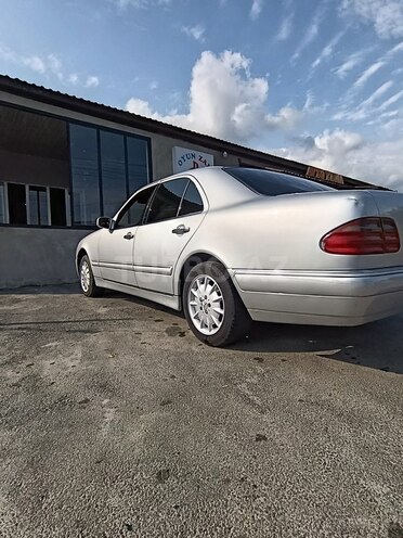 Mercedes E 230 1997, 664,000 km - 2.3 l - Zaqatala