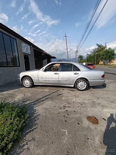 Mercedes E 230 1997, 664,000 km - 2.3 l - Zaqatala