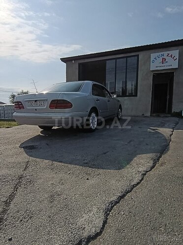 Mercedes E 230 1997, 664,000 km - 2.3 l - Zaqatala