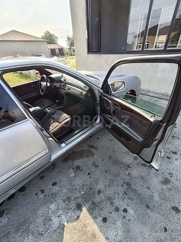 Mercedes E 230 1997, 664,000 km - 2.3 l - Zaqatala