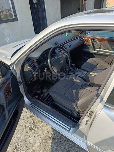 Mercedes E 230 1997, 664,000 km - 2.3 l - Zaqatala