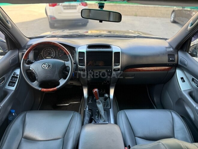 Toyota Land Cruiser Prado-8