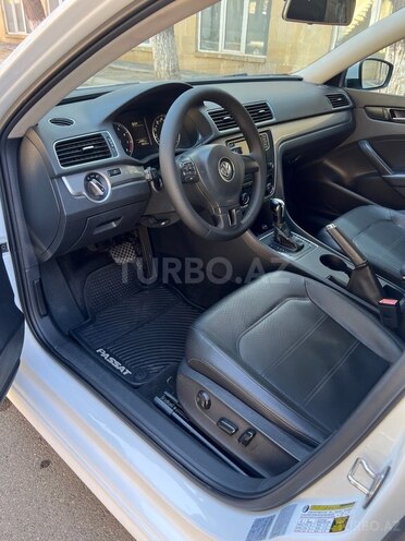 Volkswagen Passat 2015, 88,300 km - 1.8 l - Bakı