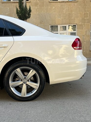 Volkswagen Passat 2015, 88,300 km - 1.8 l - Bakı
