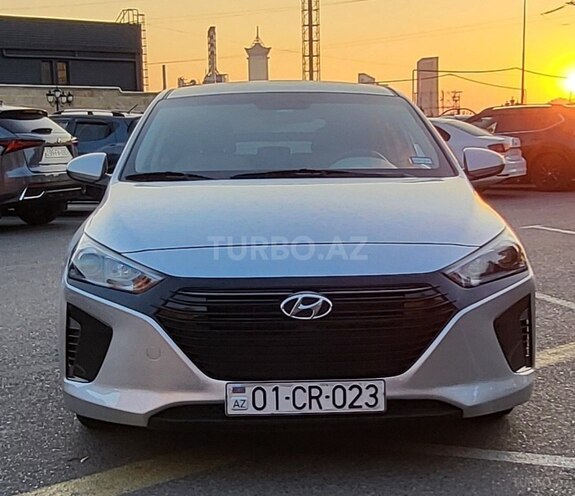 Hyundai IONIQ-1