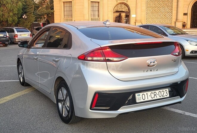 Hyundai IONIQ-7