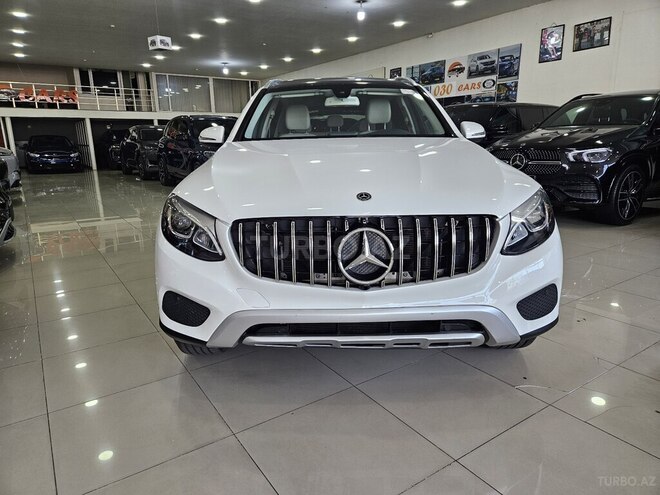 Mercedes GLC 300 4MATIC 2018, 196,923 km - 2.0 l - Bakı