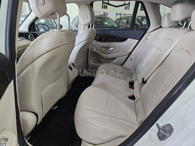Mercedes GLC 300 4MATIC 2018, 196,923 km - 2.0 l - Bakı
