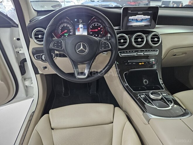 Mercedes GLC 300 4MATIC 2018, 196,923 km - 2.0 l - Bakı