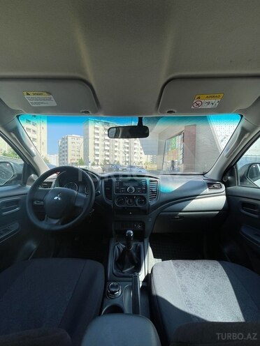 Mitsubishi L200 2021, 148,000 km - 2.4 l - Bakı