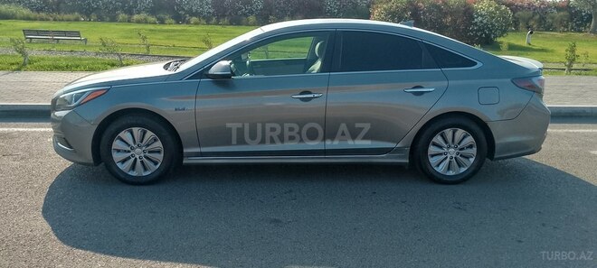 Hyundai Sonata-4