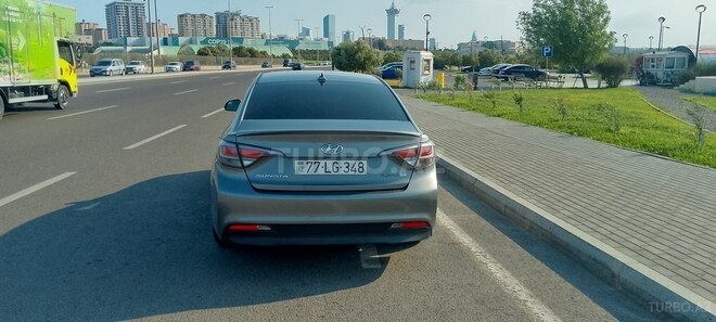 Hyundai Sonata-5