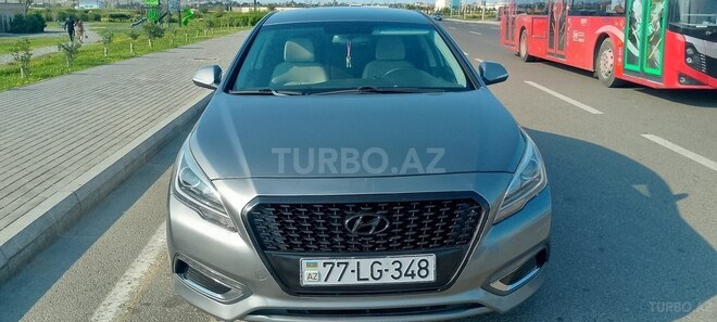 Hyundai Sonata-1