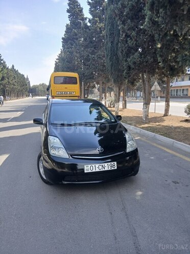 Toyota Prius-5