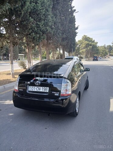 Toyota Prius-12