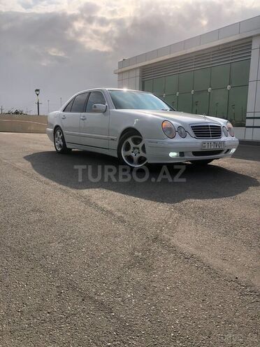 Mercedes E 320 2000, 310,700 km - 3.2 л - Beyləqan
