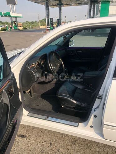 Mercedes E 320 2000, 310,700 km - 3.2 л - Beyləqan