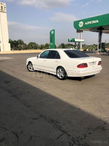 Mercedes E 320 2000, 310,700 km - 3.2 л - Beyləqan
