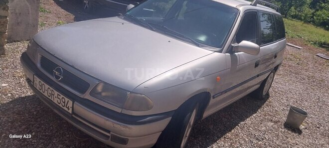 Opel Astra 1997, 200,000 km - 1.6 l - Quba