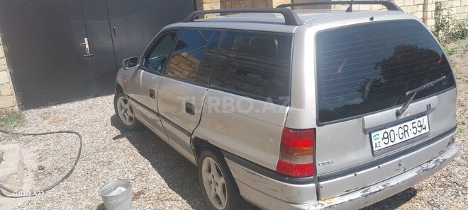Opel Astra 1997, 200,000 km - 1.6 l - Quba